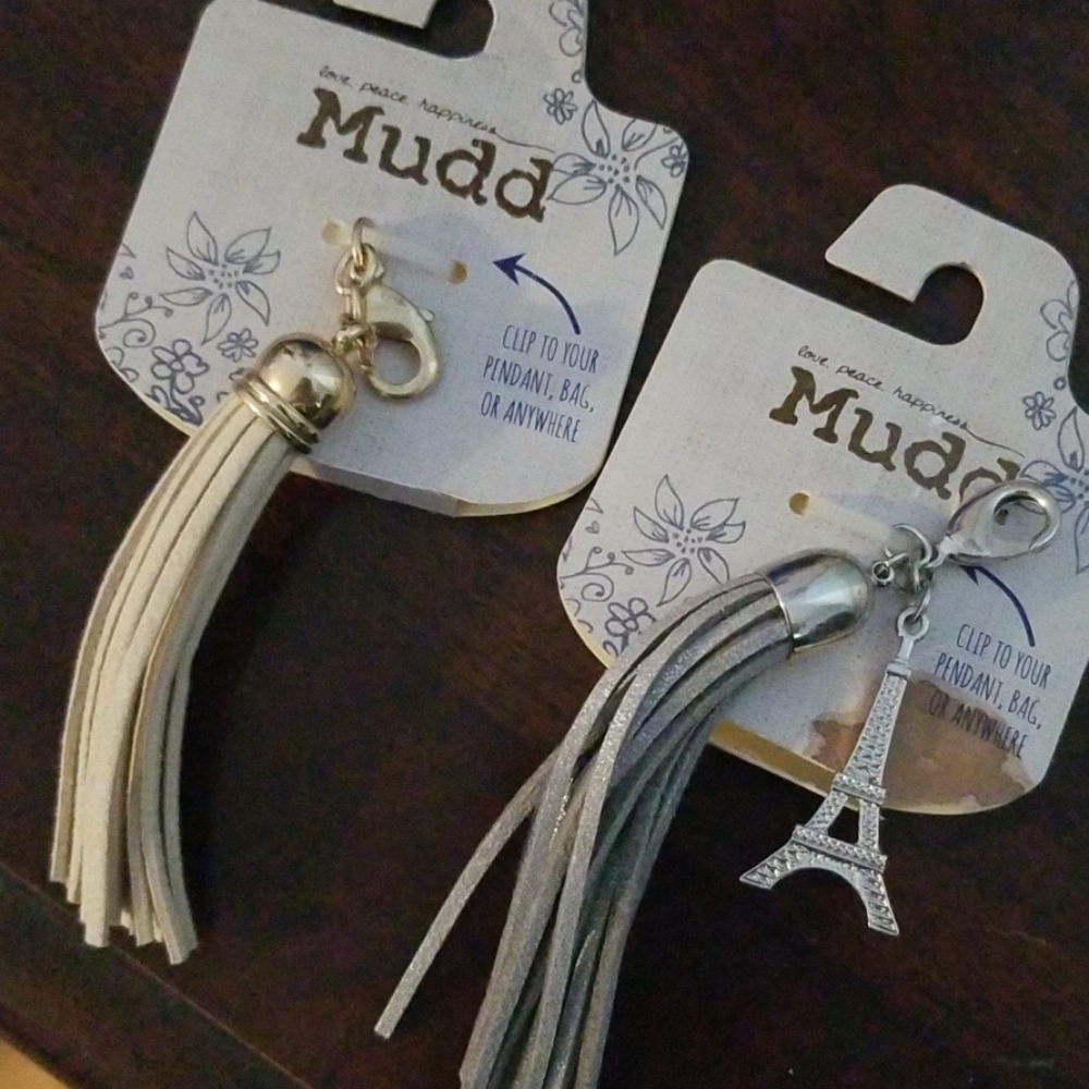 Mudd 2 tassels NWT